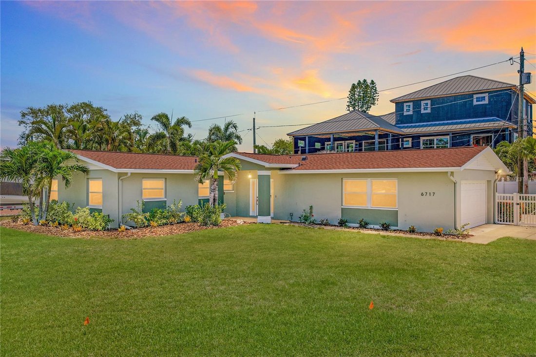 House in St. Petersburg, Florida, United States 1 - 18306288