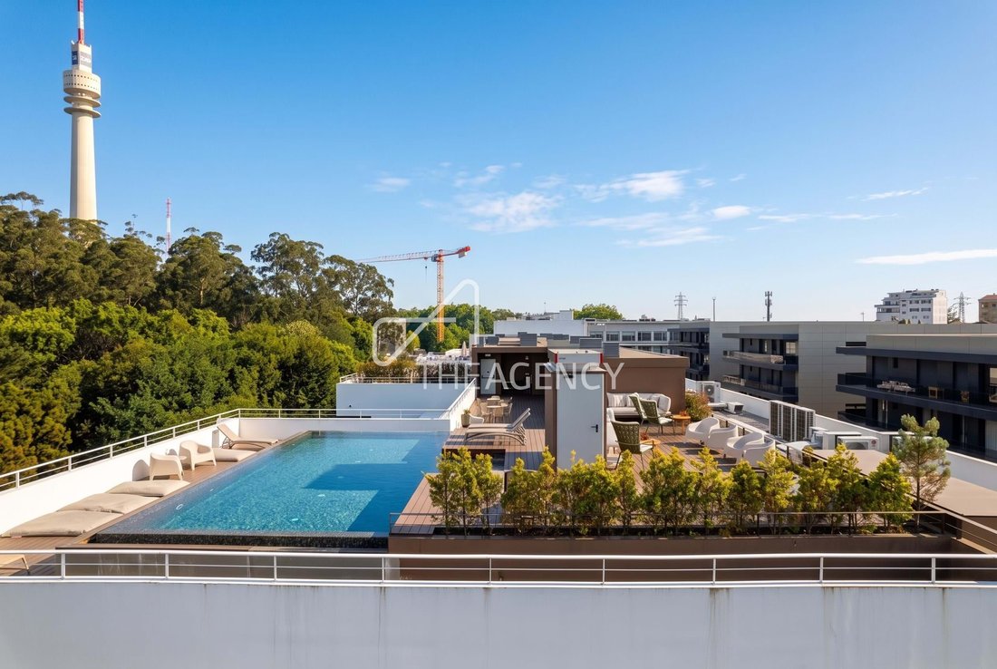 Apartment in Mafamude e Vilar do Paraiso, Porto District, Portugal 2 - 18311107