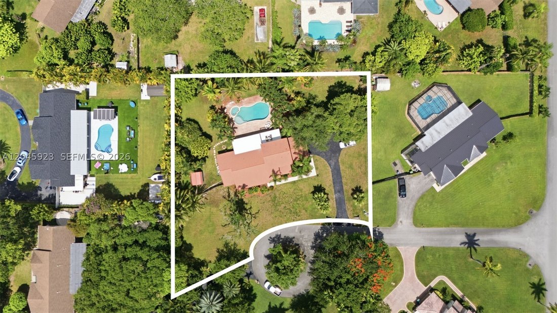House in Miami, Florida, United States 3 - 18313048