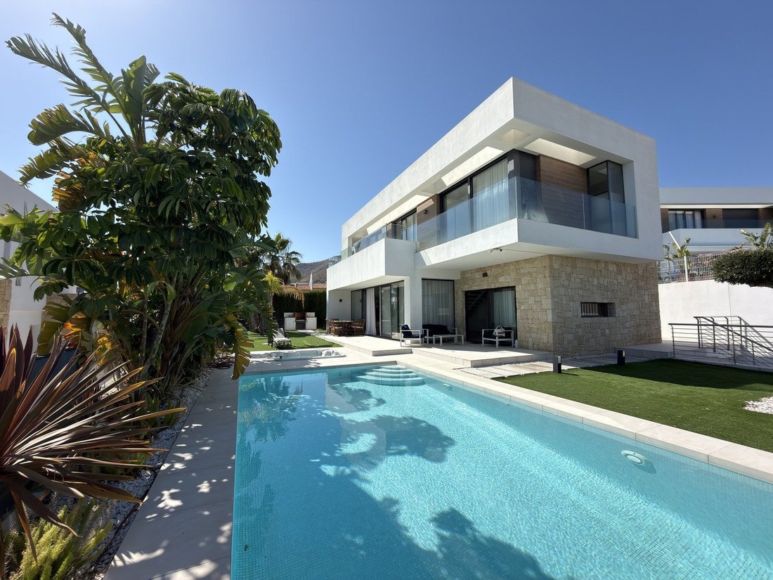House in la Vila Joiosa / Villajoyosa, Valencian Community, Spain 2 - 18310972