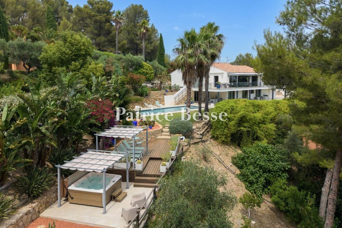 Villa in Bandol, Provence-Alpes-Côte d'Azur, France 3 - 18313304