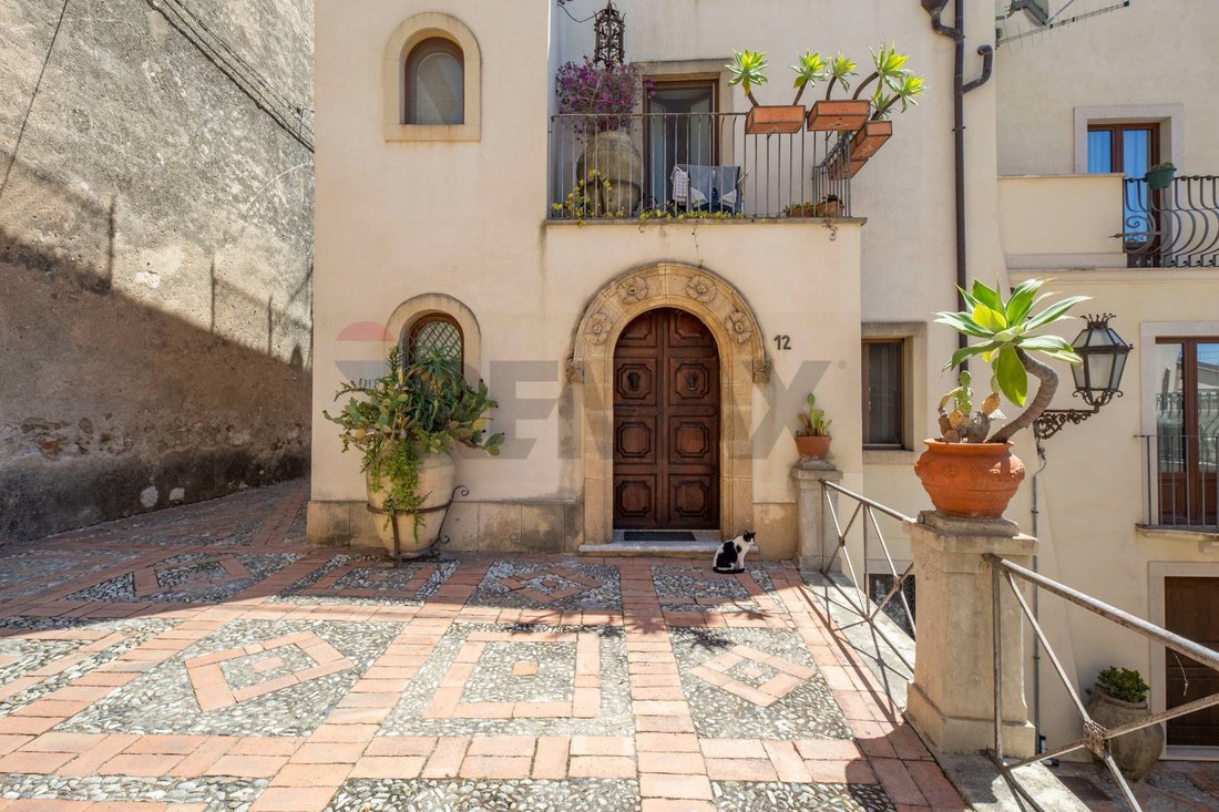 House in Taormina, Sicily, Italy 5 - 18315169