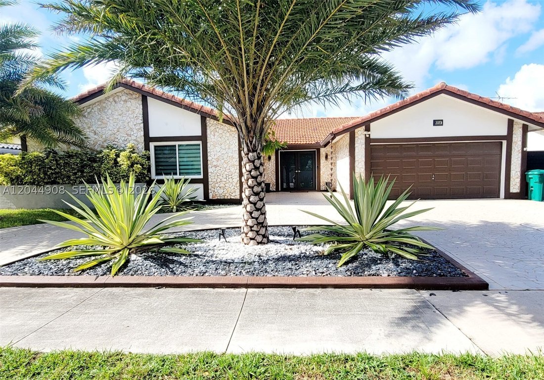 House in Hialeah, Florida, United States 1 - 18313121