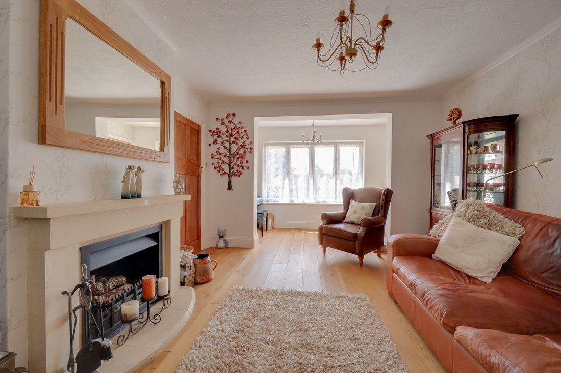 House in Burgess Hill, England 3 - 18310247