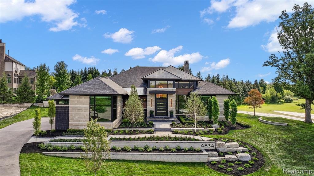 House in Rochester, Michigan, United States 2 - 18309026