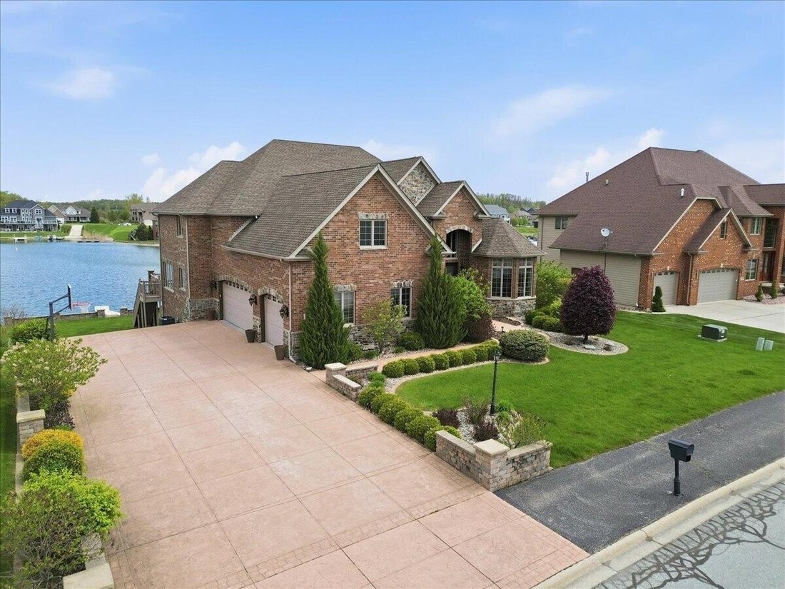 House in Crown Point, Indiana, United States 1 - 17831332