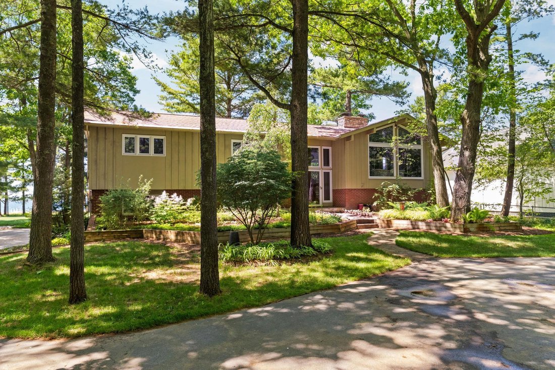 House in Williamsburg, Michigan, United States 1 - 18308771