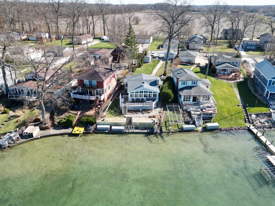 House in Edwardsburg, Michigan, United States 3 - 18310008