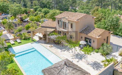 Villa in Solliès-Toucas, Provence-Alpes-Côte d'Azur, France 1