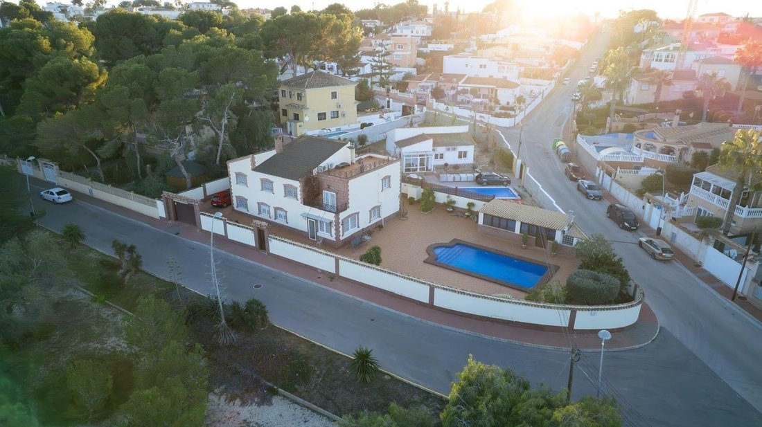 House in Torrevieja, Valencian Community, Spain 2 - 18310824