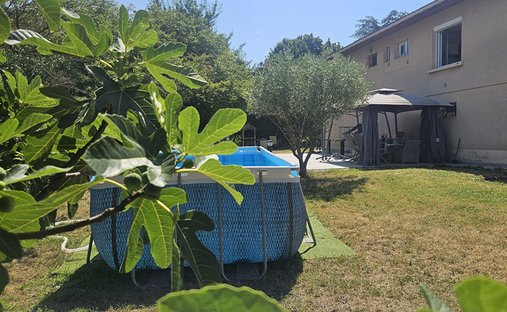 Villa in Basses-Barolles, Saint-Genis-Laval, France 1