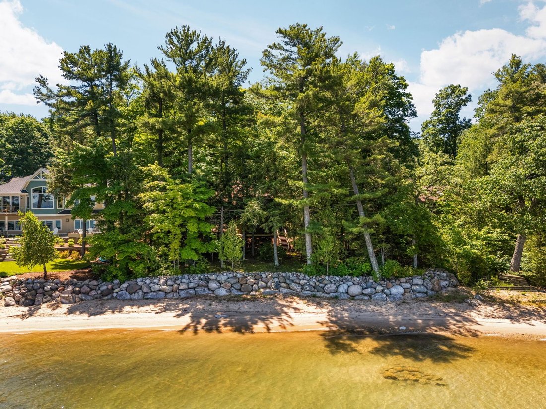 House in Williamsburg, Michigan, United States 2 - 18310189