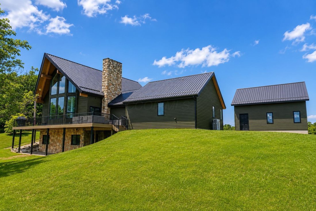 House in Warsaw, Ohio, United States 1 - 17679457
