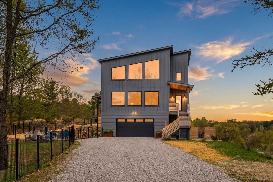 House in Traverse City, Michigan, United States 1 - 18309452
