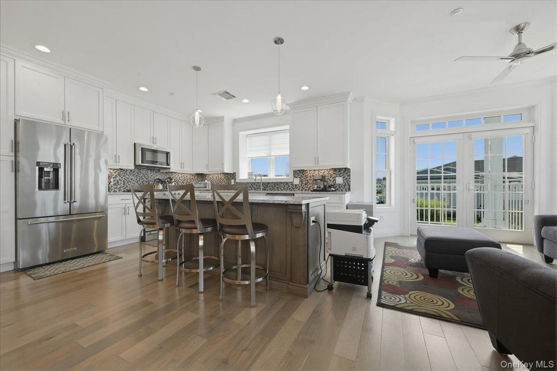 Condo in Plainview, New York, United States 5 - 18257264