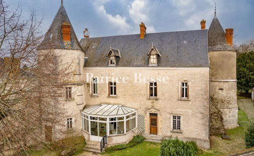 Castle in Congerville-Thionville, Ile-de-France, France 1