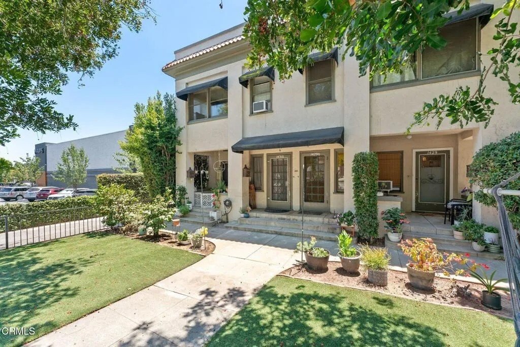 South Pasadena, California, United States 2 - 18313356