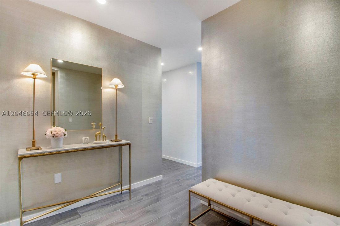 Condo in Miami, Florida, United States 4 - 18313017