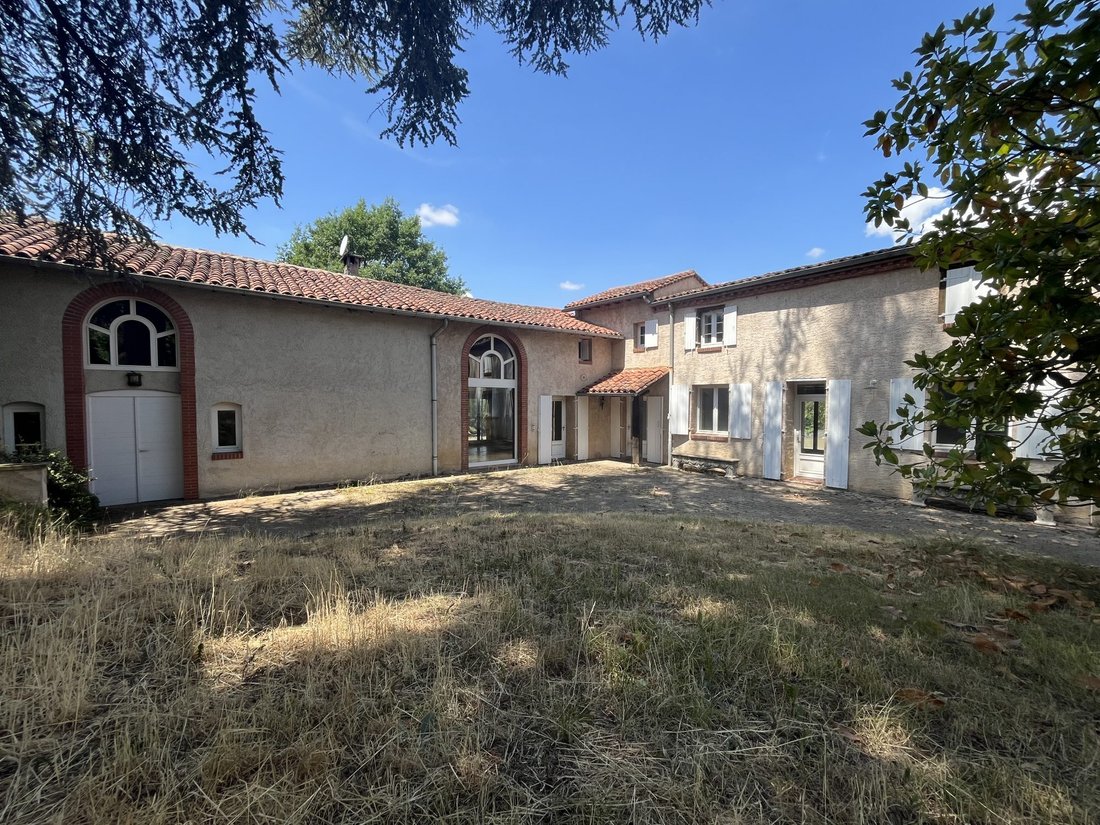 Farm Ranch in Bourg d'Andrezieux, Andrezieux-Boutheon, France 1 - 18247021