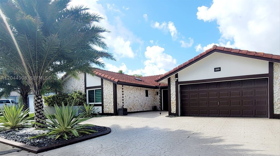 House in Hialeah, Florida, United States 5 - 18313121