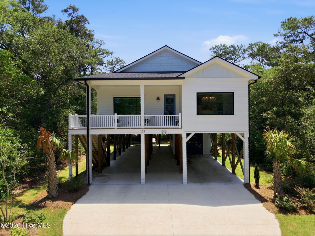 House in Oak Island, North Carolina, United States 1 - 18313901