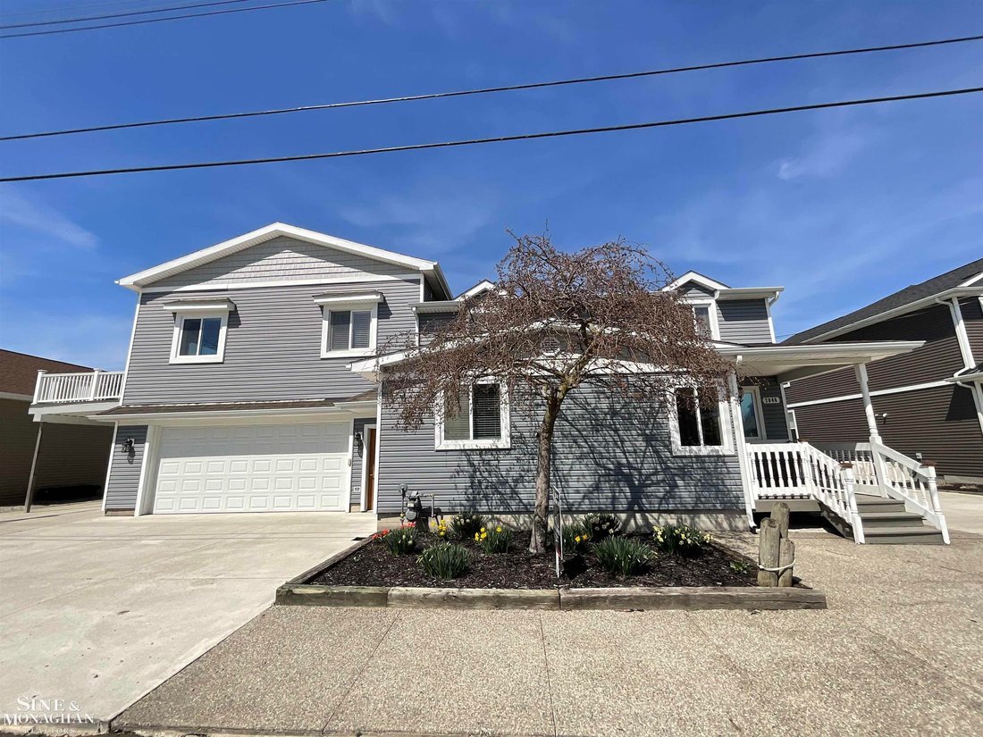 House in Clay Township, Michigan, United States 1 - 18308533