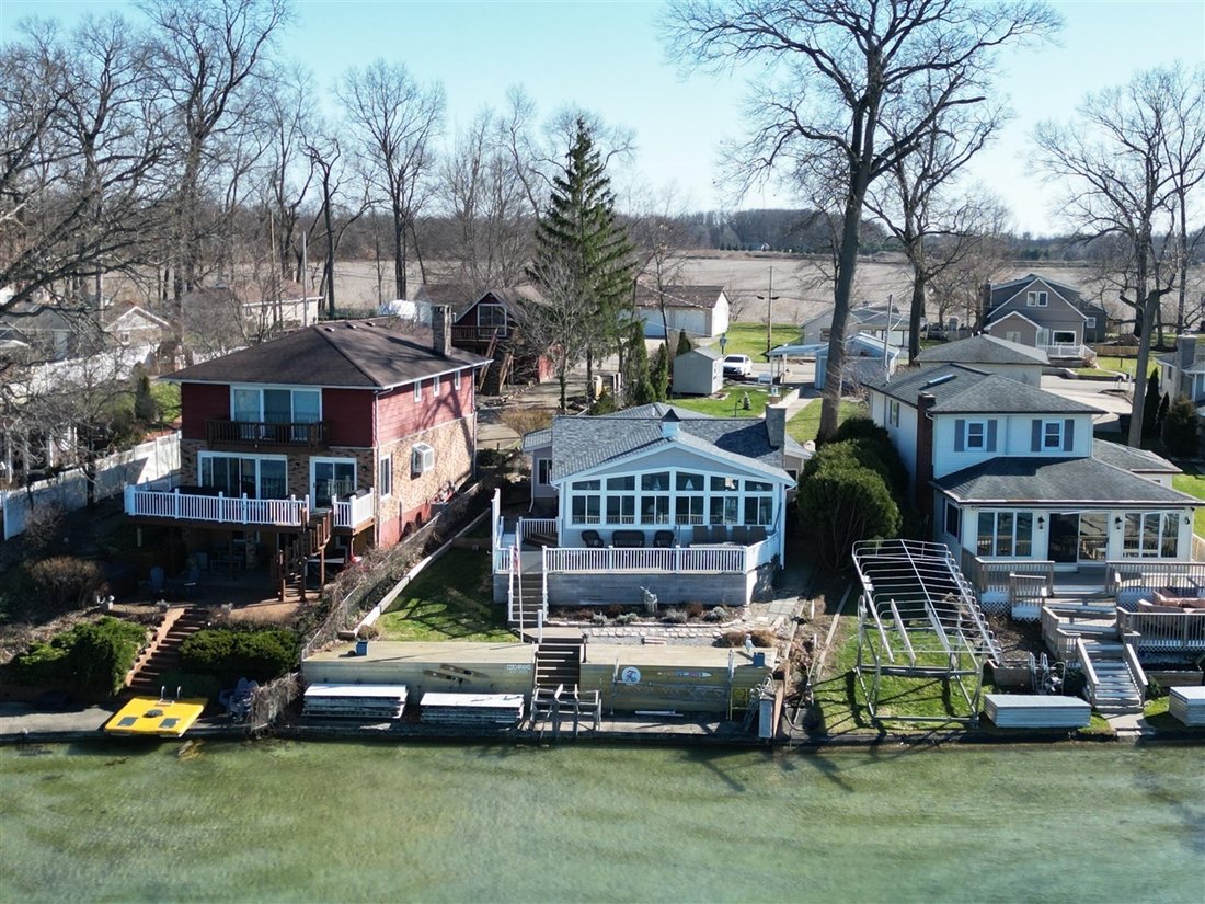 House in Edwardsburg, Michigan, United States 2 - 18310008