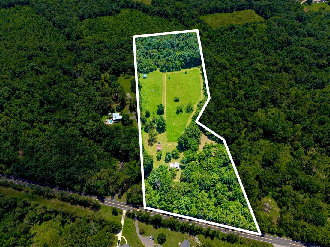 House in Bon Aqua, Tennessee, United States 3 - 18204005