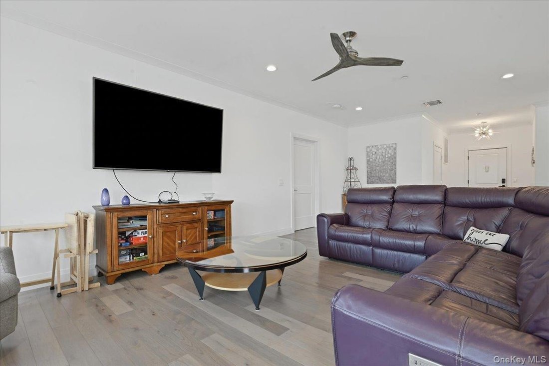 Condo in Plainview, New York, United States 4 - 18257264