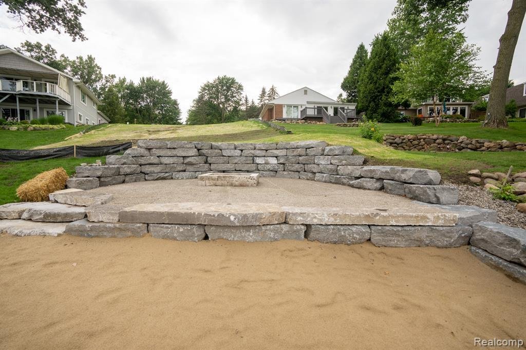 House in SPRINGFLD Township, Michigan, United States 5 - 18307731