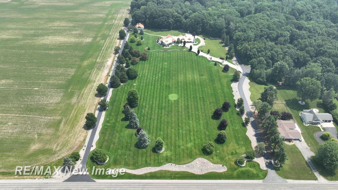 House in Saginaw, Michigan, United States 3 - 18308862