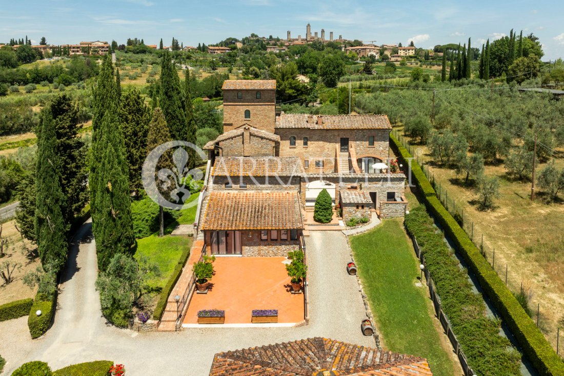 Country House in San Gimignano, Tuscany, Italy 2 - 18312989