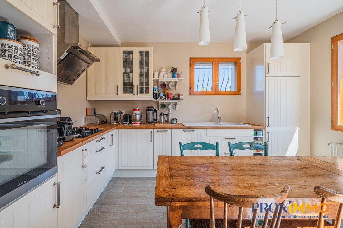 House in Coublevie, Auvergne-Rhône-Alpes, France 2 - 18315602