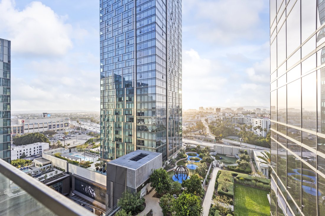 Condo in Los Angeles, California, United States 4 - 18045640