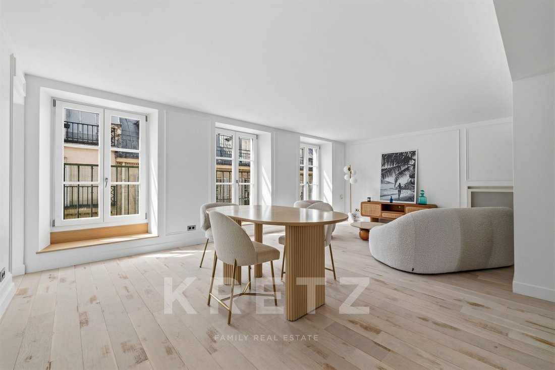 Apartment in Saint Germain l'Auxerrois, Paris 1er Arrondissement, Paris 4 - 18314260
