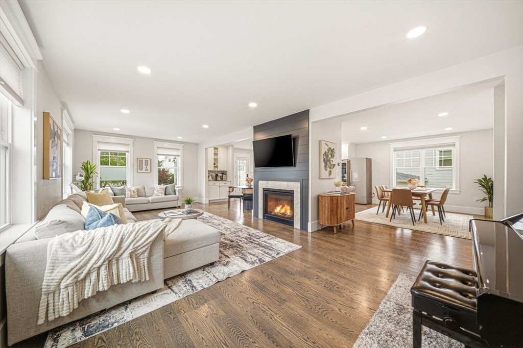 Condo in Waltham, Massachusetts, United States 1 - 18159988