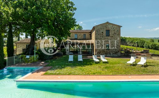 Country House in Montalcino, Tuscany, Italy 1