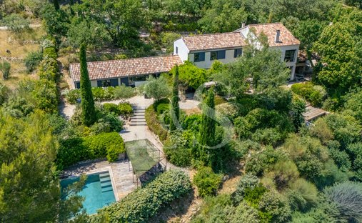 Villa in Entrechaux, Provence-Alpes-Côte d'Azur, France 1