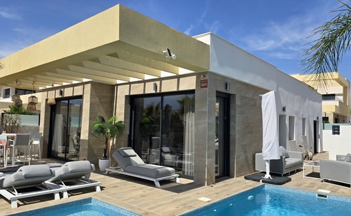 House in Los Montesinos, Valencian Community, Spain 1