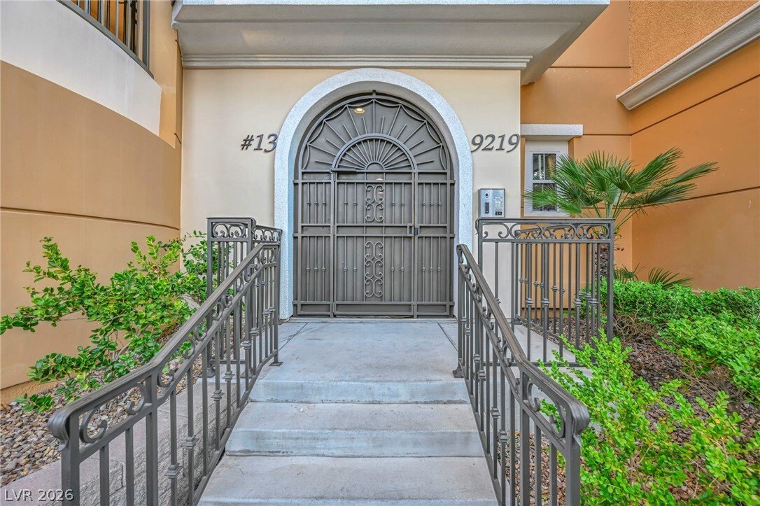 Condo in Las Vegas, Nevada, United States 2 - 18316065