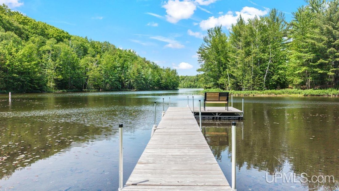 Wetmore, Michigan, United States 1 - 18309425