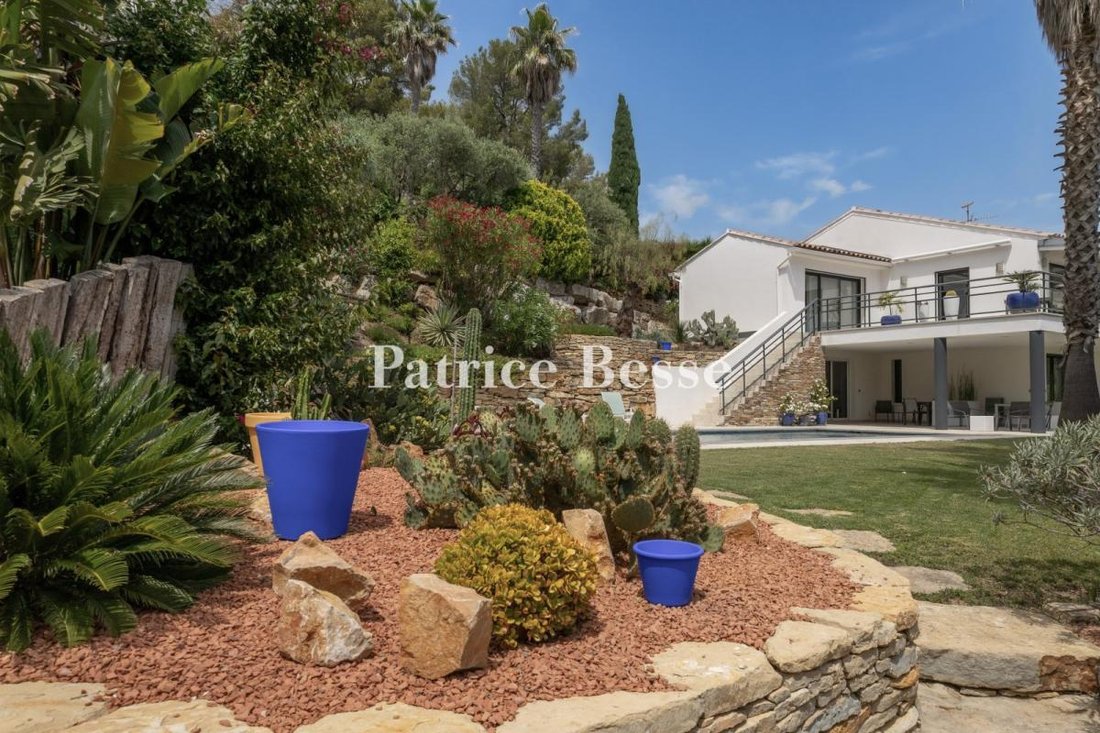 Villa in Bandol, Provence-Alpes-Côte d'Azur, France 2 - 18313304