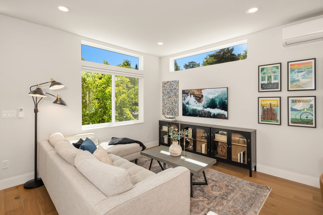 Condo in Seattle, Washington, United States 1 - 18315635