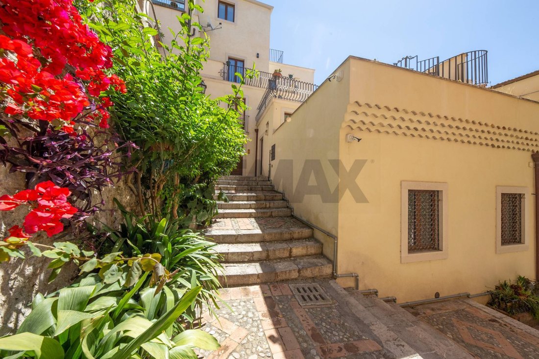 House in Taormina, Sicily, Italy 2 - 18315169