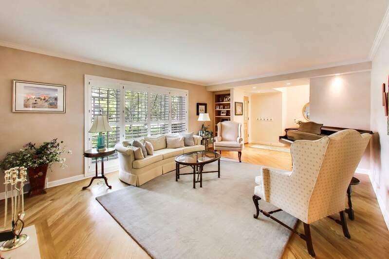 House in Glenview, Illinois, United States 5 - 18296261
