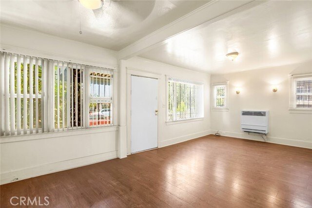 Los Angeles, California, United States 1 - 18310719
