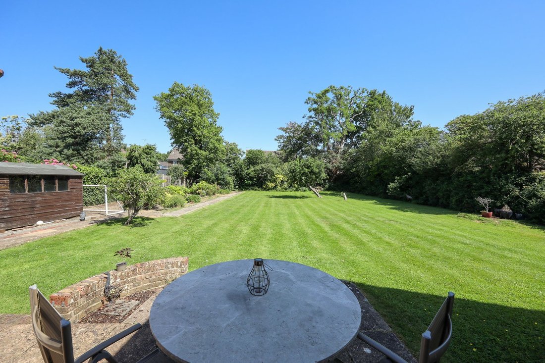 House in Burgess Hill, England 2 - 18310247