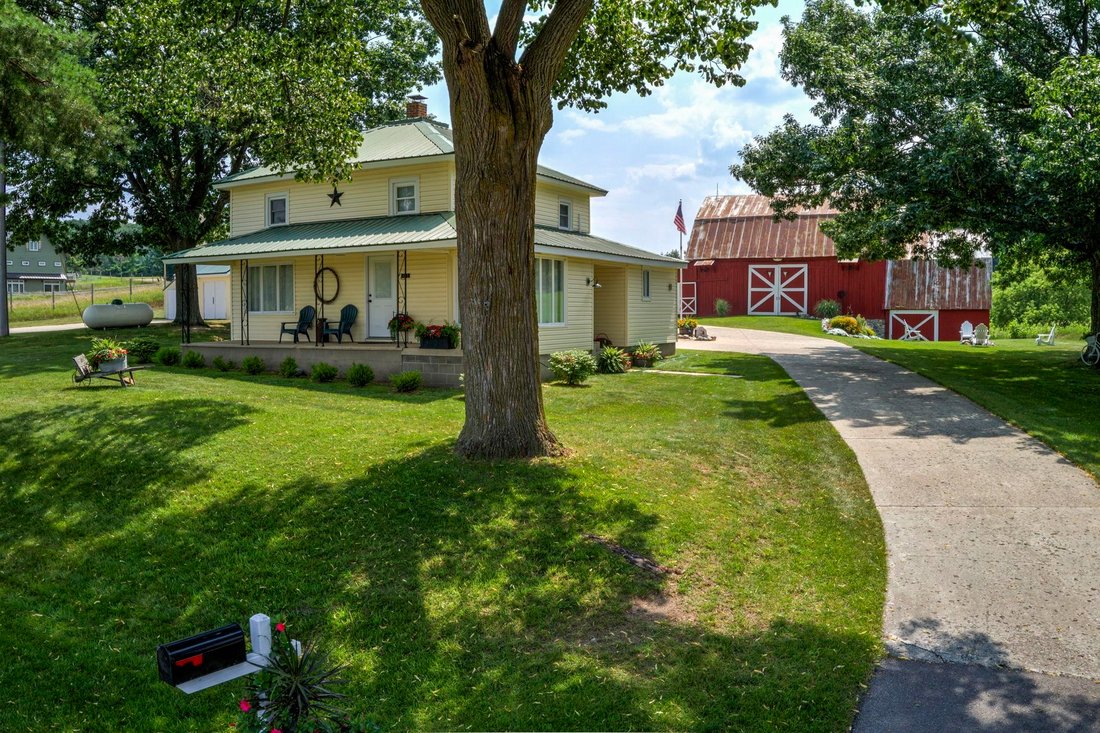 House in Central Lake, Michigan, United States 1 - 18309069