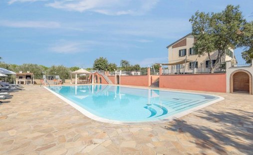 Villa in Cecina Centro, Cecina, Tuscany 1