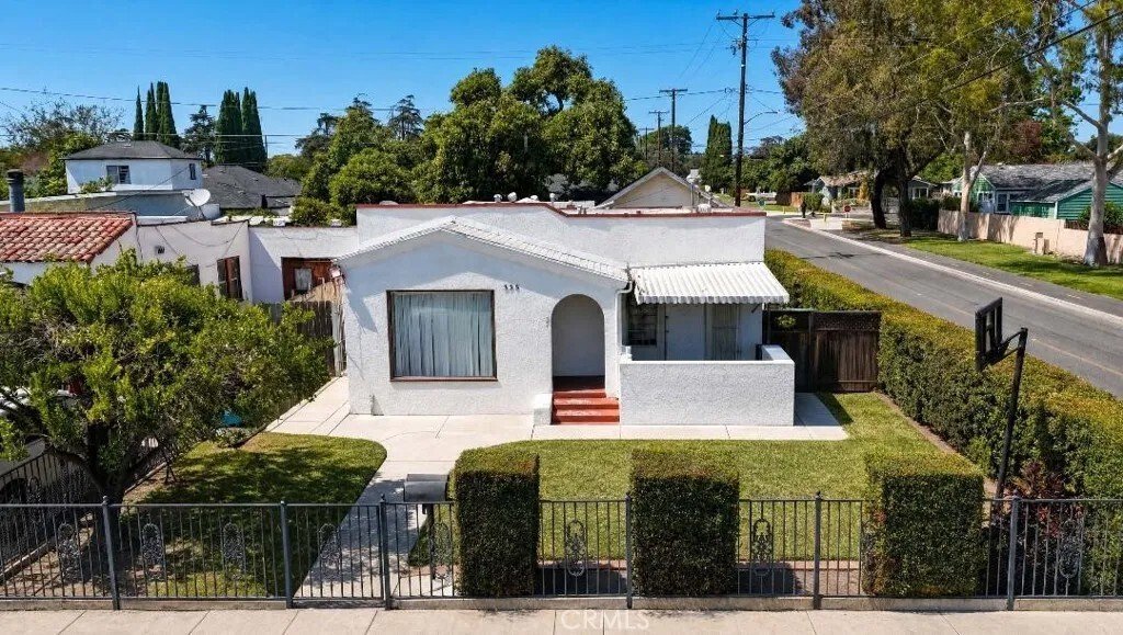 Santa Ana, California, United States 1 - 18316145